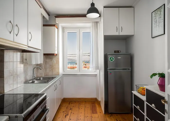 Laval Apartment *
